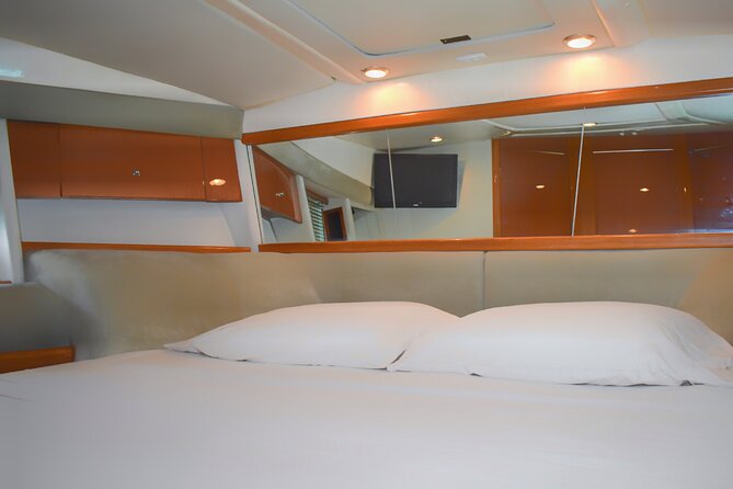 Private Yacht Rental in Cancun - What the yacht is like for a group of 10
