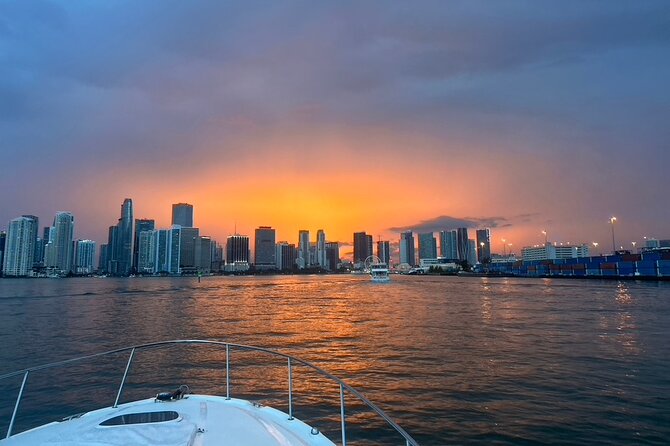 Private Yacht Rental in Miami Up to 12 People - What your time on the water can look like