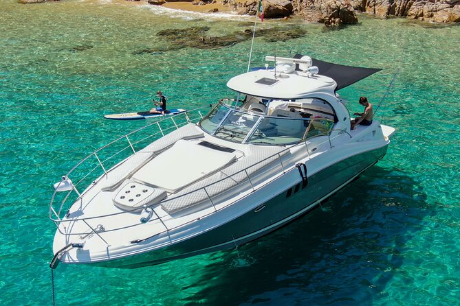 Private Yacht Sea Ray all-inclusive charter in Cabo - El Arco and the Sea Lions in the First 30 Minutes