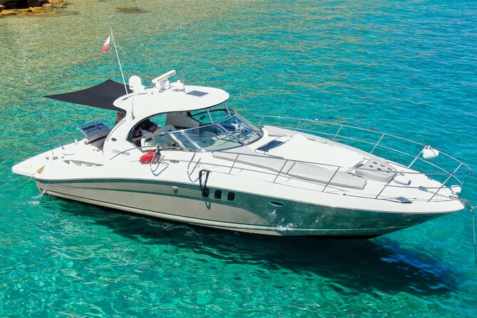 Private Yacht Sea Ray all-inclusive charter in Cabo - The Pacific Coast Takes Up the Longest Stretch