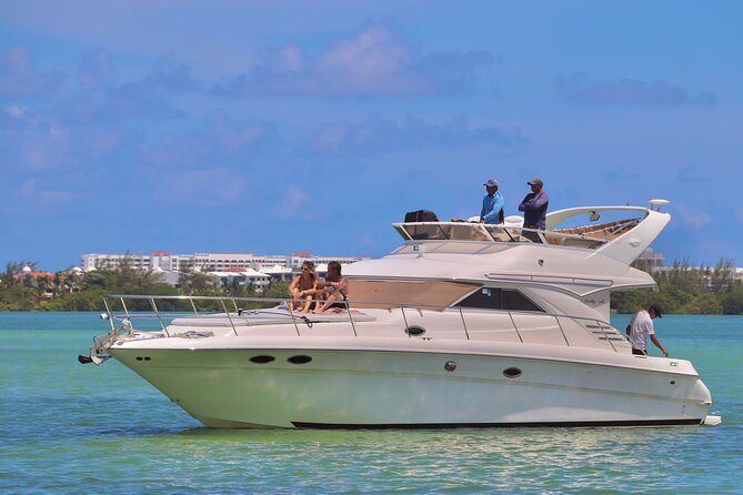 Private Yacht SeaRay 46ft Cancun 25P17 - Choosing between two hours and four