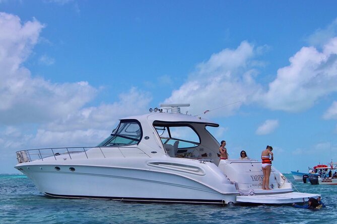 Private Yacht SEARAY SUNDANCER 60ft up to 20 pax 23P1 - A good fit for birthdays and private celebrations