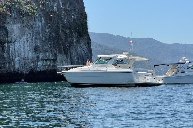 Private Yacht, Sightseeing, Snorkeling and Private beaches - Comfort, privacy, and the feel of the yacht