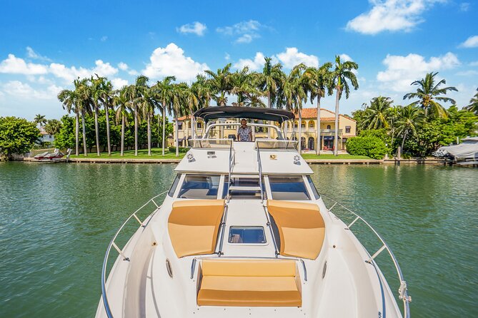 Private Yacht Tour Miami - A Private View of Miami From 5400 Collins Avenue