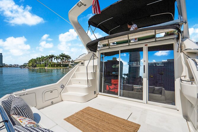 Private Yacht Tour Miami - How the Captain Affects the Experience