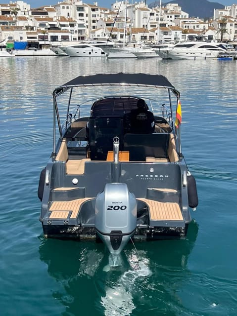 Puerto Banus: Boat Charter Moonday Yacht - Choosing between two hours and four hours