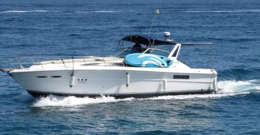 PUERTO BANUS: YACHT RENTAL FOR GROUP 2H - Drinks, snacks, and the large sun deck