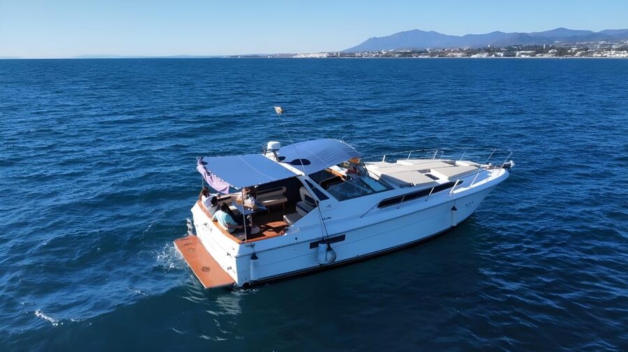 PUERTO BANUS: YACHT RENTAL FOR GROUP 2H - What the $765 price really buys you