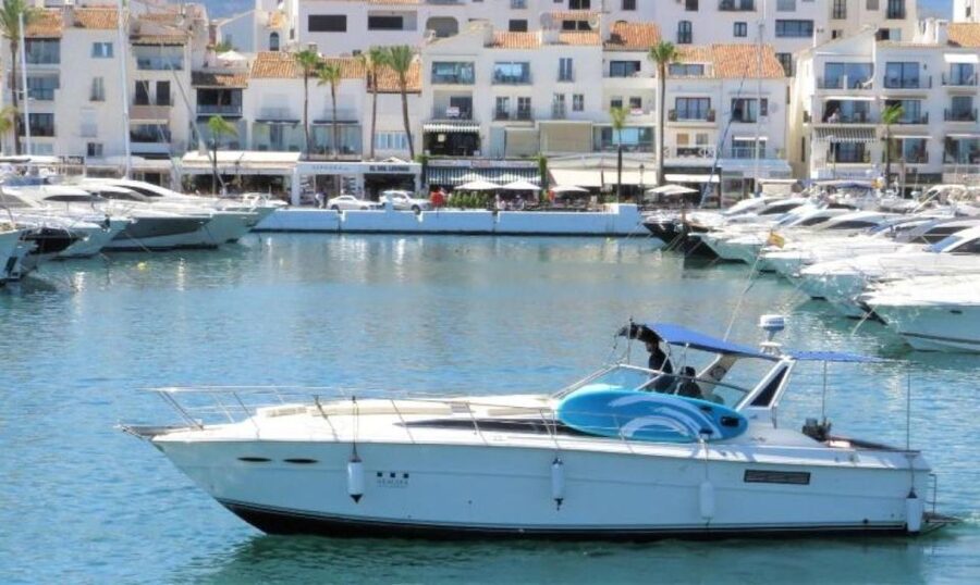 PUERTO BANUS: YACHT RENTAL FOR GROUP 2H - Seeing Marbella from the water