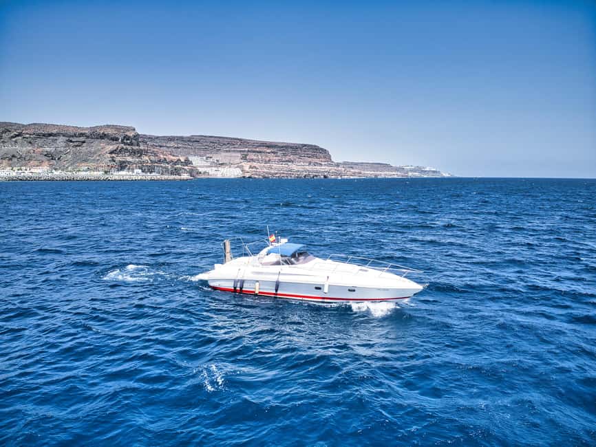 Puerto de Mogán: Private yacht for up to 9 people - The final 30-minute cruise and time in the water