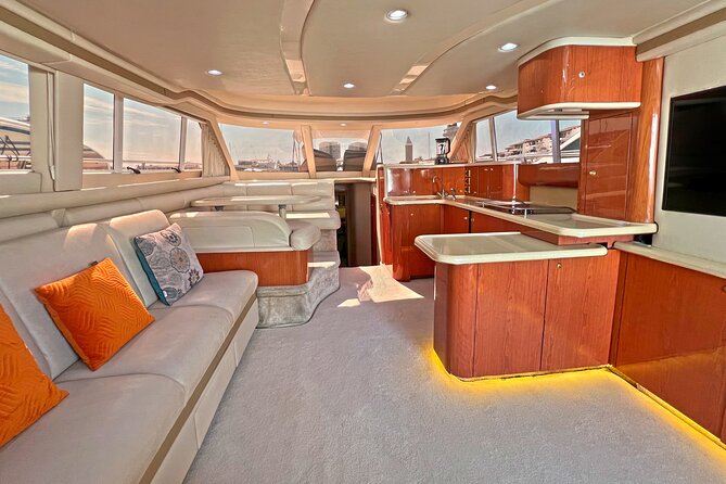 Puerto Vallarta: Private Luxury Yacht Sunset Cruise with Open Bar - Crew service and the condition of the yacht