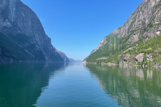 Pulpit Rock Boat Tour in Luxury Cruiser - One hour near Pulpit Rock