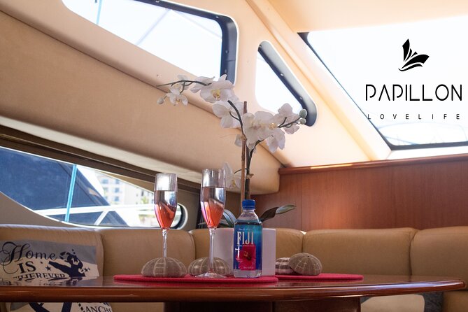 Pura Vida Yacht 42 FT with all inclusive service in Cabo - Who will enjoy the Pura Vida most?