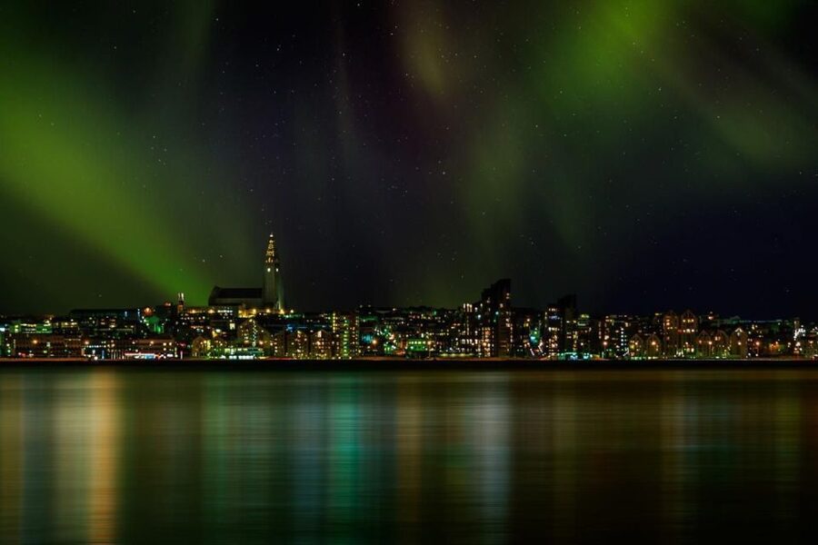 Reykjavik: Northern Lights Motor Yacht Cruise - How the two yachts affect your experience