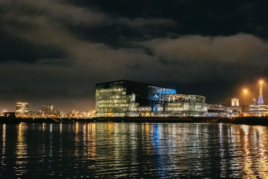 Reykjavik: Northern Lights Yacht Tour - Who should choose this cruise?