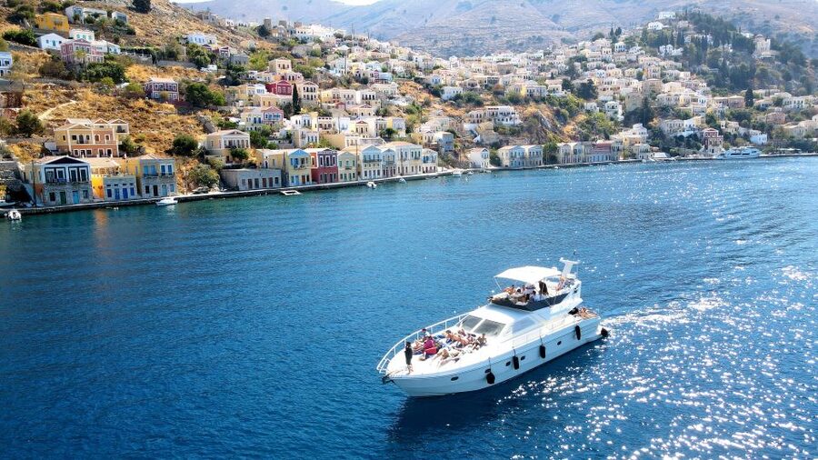 Rhodes: Symi Yacht Tour with Unlimited Drinks and Transfer - Why the small yacht makes a difference