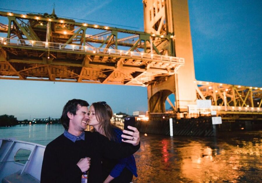Sacramento: New Year's Eve Rock the Yacht Cruise - Drinks, champagne, and small bites