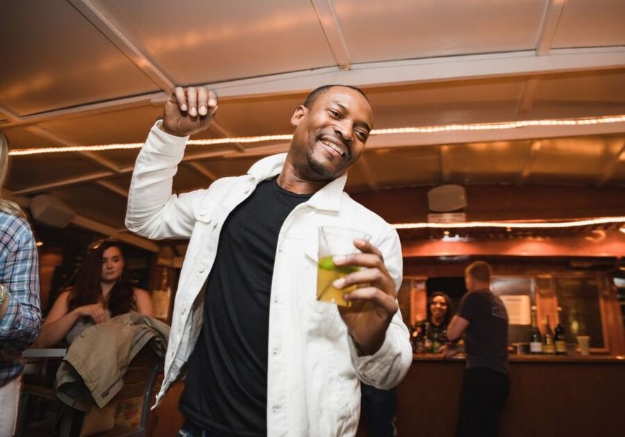 Sacramento: New Year's Eve Rock the Yacht Cruise - Who will enjoy this Sacramento New Year’s Eve event?