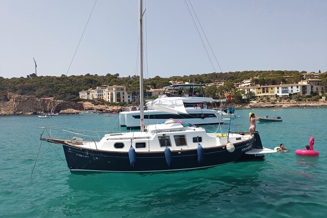 Sail boat day charter tour mallorca yacht llaut tradicional boat - A traditional llaüt instead of a standard boat ride