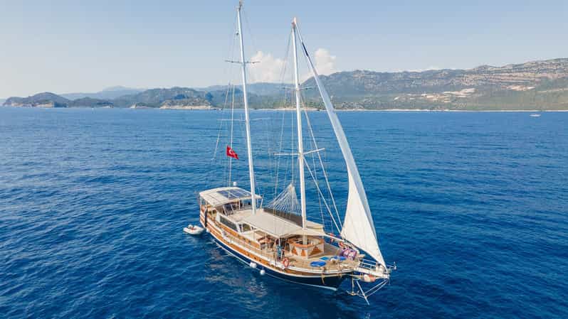 Sail Turkey: Gulet Cruise Olympos to Fethiye - Day four, one last swim before Fethiye