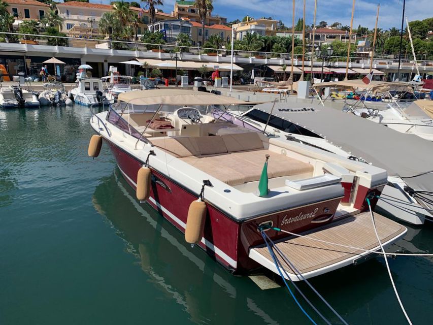 Saint-Jean-Cap-Ferrat: French Riviera Luxury Cruise - La Mala beach brings the water toys