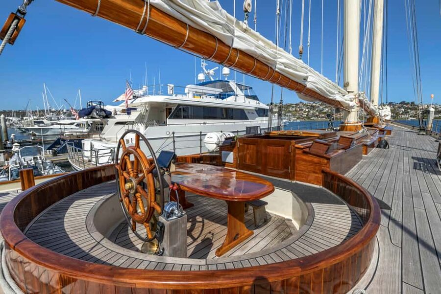 San Diego: Whale Watching Cruise on the Yacht America - Small details that improve the day
