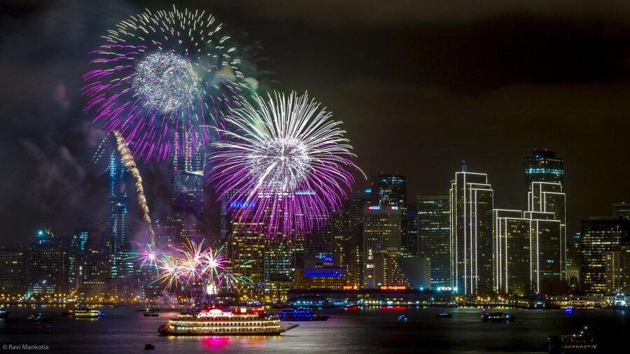 San Francisco: Empress Yacht July 4th Fireworks Party Cruise - Why a yacht is the right place for July 4 fireworks