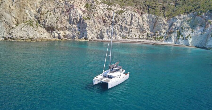 Santorini: Caldera Luxury Catamaran Cruise w/ Meal & Drinks - Drinks, music, and the return sail