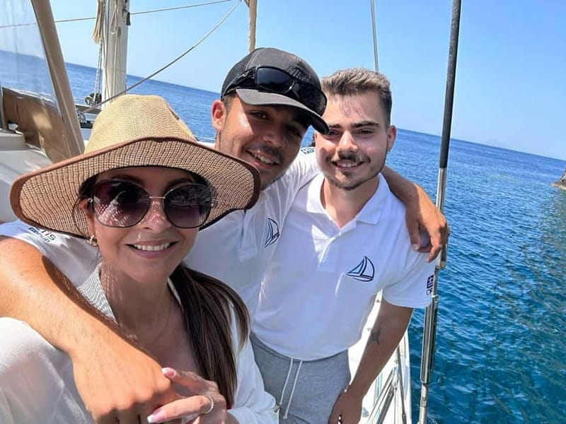 Santorini: Luxury Catamaran Cruise with Lunch, BBQ & Drinks - The return to Vlychada has the best Caldera views