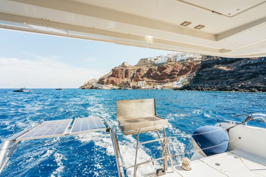 Santorini: Luxury Catamaran Day Trip with Meal and Open Bar - Who will enjoy it most
