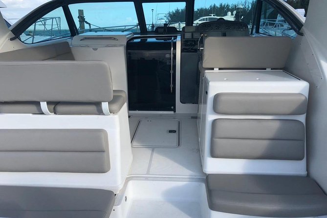 Saona Island Private luxury Yacht Full day with Snorkeling - Crew service and communication