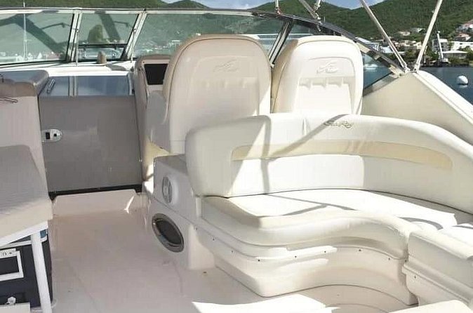 Sea Ray Sundancer Luxury Private Boat Charter - An open bar, with lunch handled separately