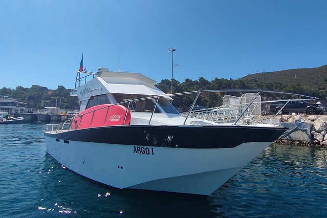 Sesimbra: Private Yacht tour in Arrábida Secret Beaches and Bays - Ribeira do Cavalo Beach and the water stops