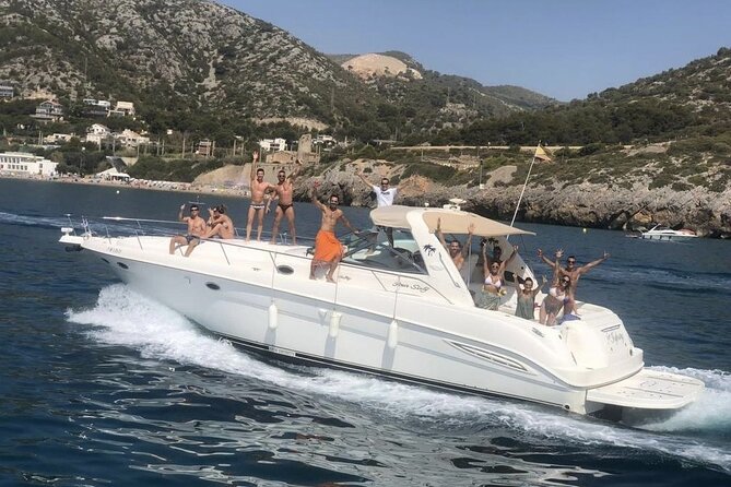 Shared Yacht Tour with Drinks Lunch and Snorkeling - What the $90.51 price really covers