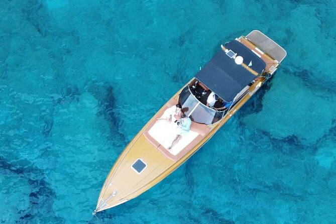 Shipwreck and Blue Caves Yacht Tour - Why a private yacht makes sense in Zakynthos