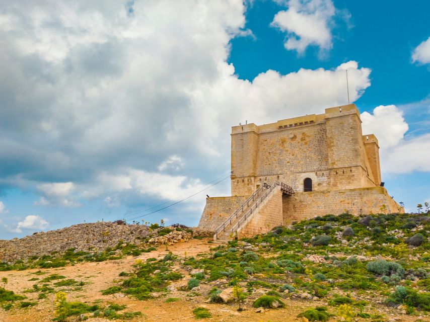 Sliema: Gozo/Comino Blue Lagoon Gulet Cruise w/ Lunch+Drinks - Lunch on board, with snacks and an open bar