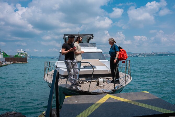 Small-Group 2 Hours Bosphorus Luxury Yacht Cruise in Istanbul - The Maiden’s Tower and the Asian shore