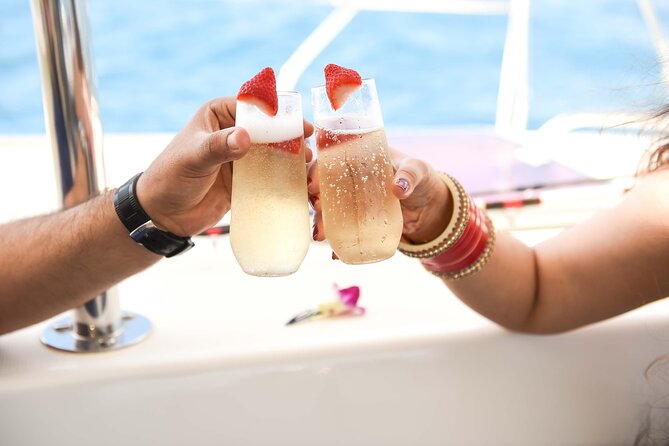 Small Group Yacht Sunset Cruise from Oahu - A hosted bar with plenty of choice