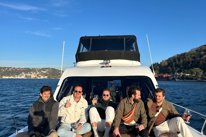 Small Group Yacht Tour With Unlimited Wine, Fruits & Mixed Nuts - Beylerbeyi Palace and Üsküdar