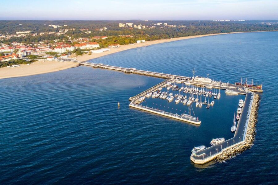 Sopot: Sunset Yachting Experience - Boarding the 12-meter boat at Sopot Marina