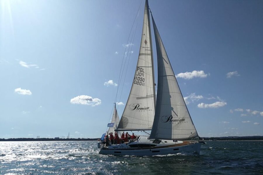 Sopot: Sunset Yachting Experience - Two hours on the water as the light changes