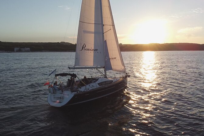 Sopot Yacht Cruise Around the Bay with Welcome Drink - Weather is part of the bargain