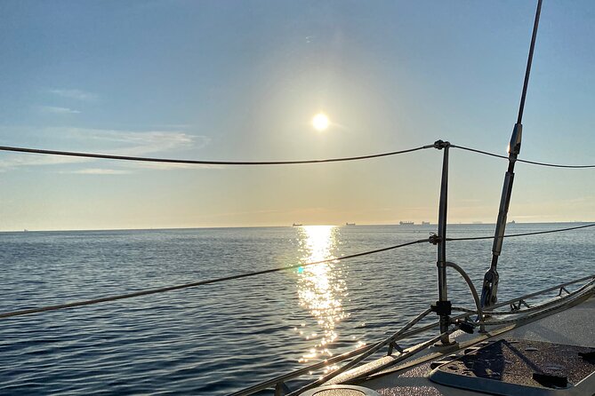 Sopot: Yacht Cruise Around the Bay with Welcome Drink - Choosing your place on the yacht
