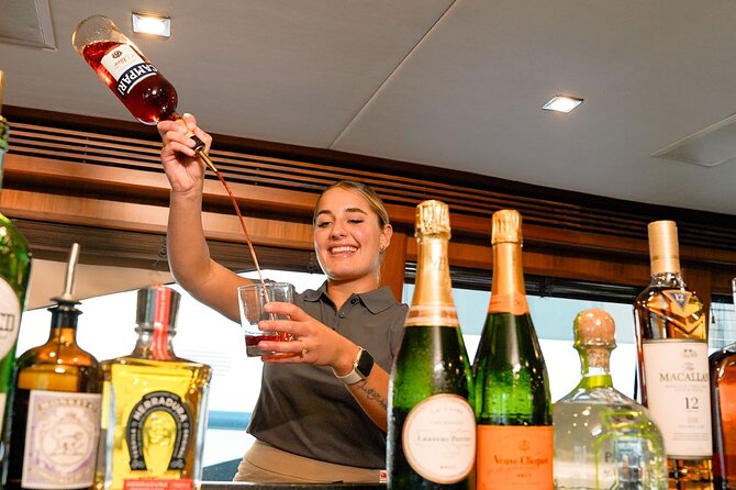 Sunseeker Superyacht: VIP Dining, Premium Drinks & Music - What the three hours feel like