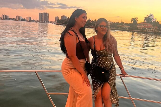 Sunset and Night Cruise of the Miami Bay Skyline on a Yacht - The first hour: sunset over the skyline