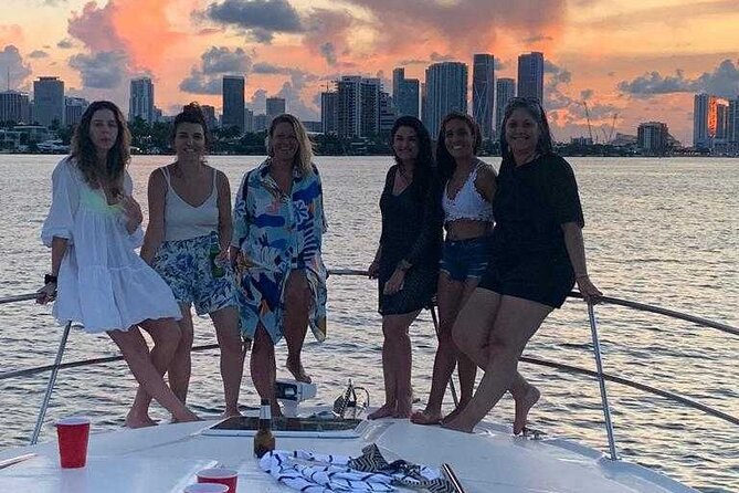 Sunset and Night Cruise of the Miami Bay Skyline on a Yacht - What the $125 price means
