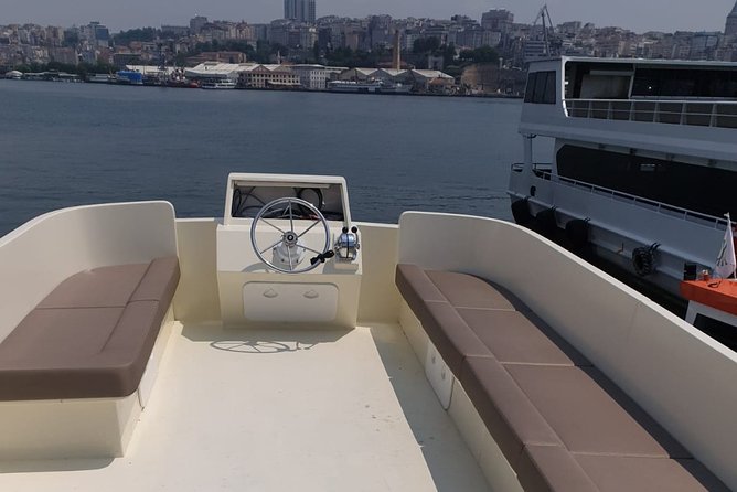 Sunset Cruise on Luxury Yacht in Istanbul Bosphorus - Anatolian Fortress and Küçüksu Kasrı
