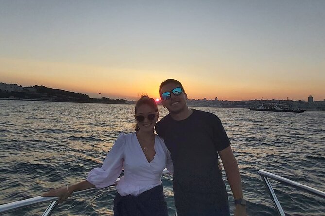 Sunset Cruise on Luxury Yacht with Transfers - Anadolu Fortress, Küçüksu, and Kuleli