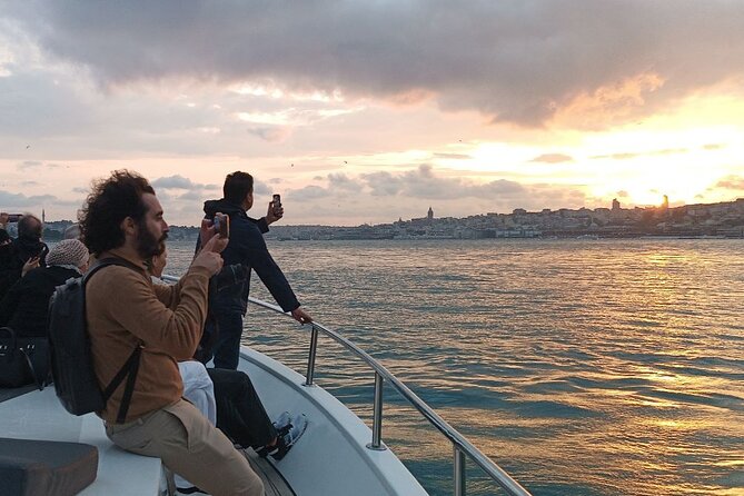 Sunset Cruise on Luxury Yacht with Transfers - Üsküdar and the Maiden’s Tower at evening light