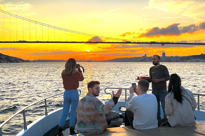 Sunset or Daytime Istanbul Guided Luxury Yacht Cruise with Snacks - Sunset, daylight, and the best time to sail